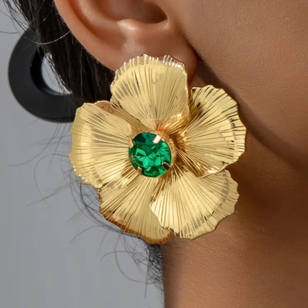 NEW❗️Gold Floral Statement Earrings. Luxury Flower Earrings A9-297